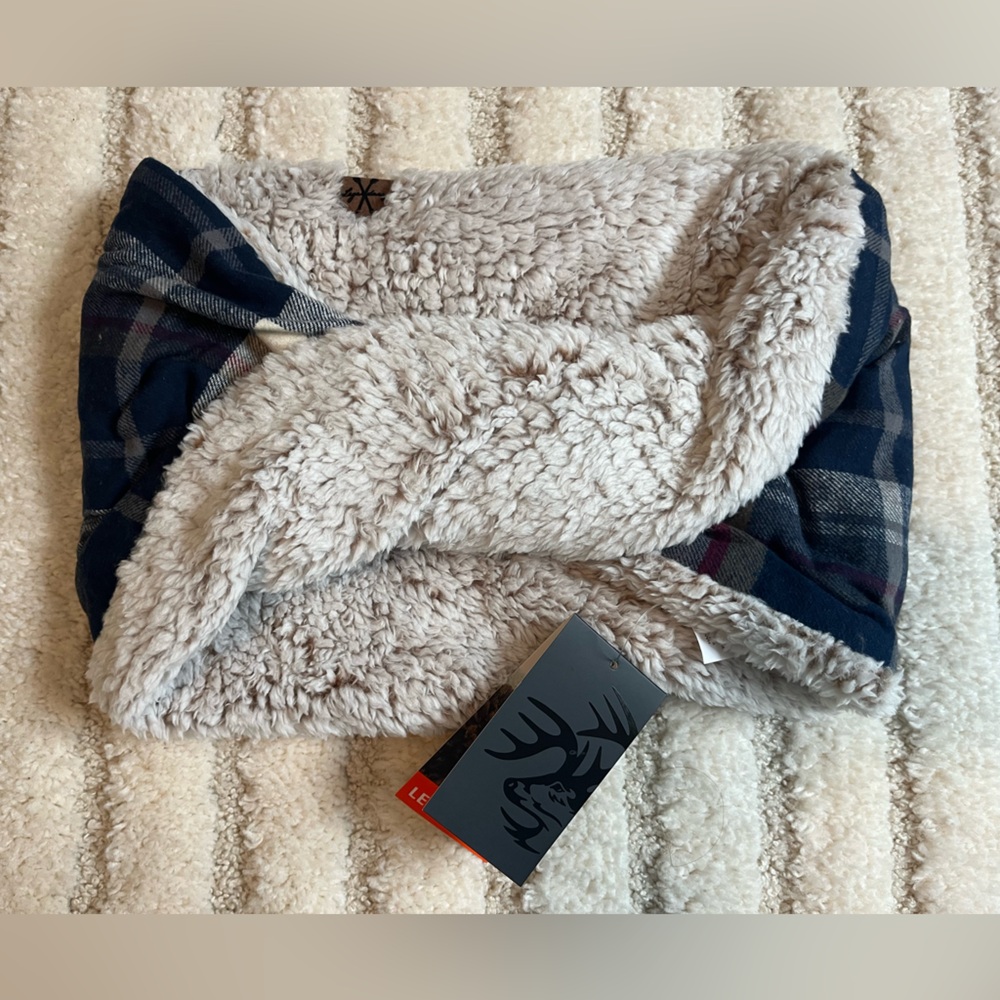 Legendary Whitetails Reversible Scarf